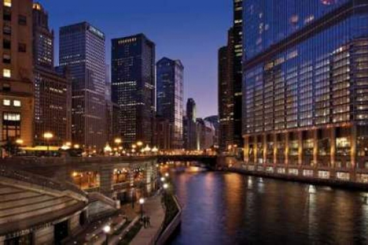 Chicago River Dusk II Poster Print by Larry Malvin - Item # VARPDXPSMAL178